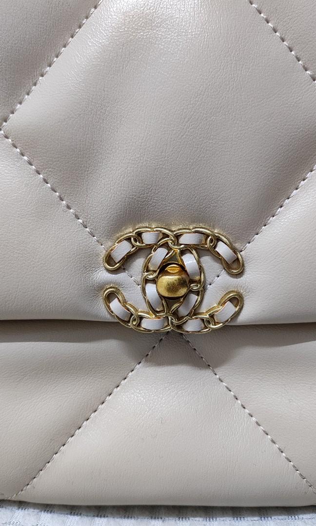 Dark beige chanel 19 deals