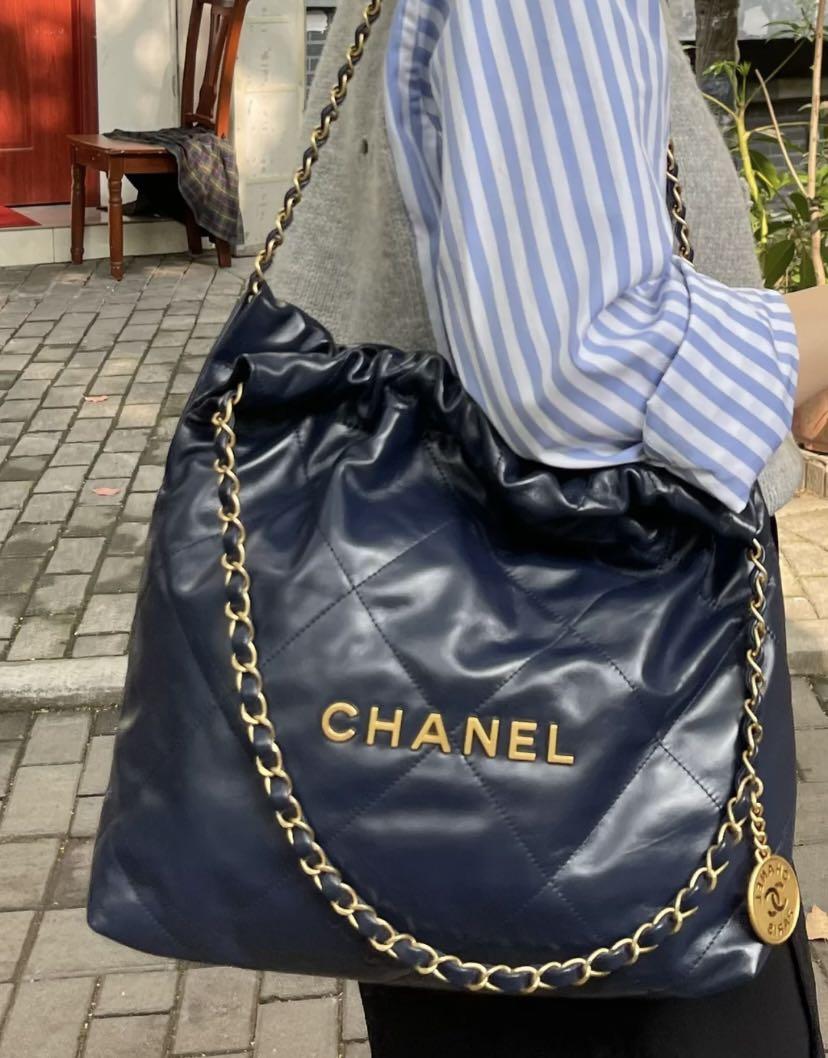 Lowest deal ‼️Chanel 22 Navy Blue bag Small, Women's Fashion, Bags &  Wallets, Wallets & Card Holders on Carousell