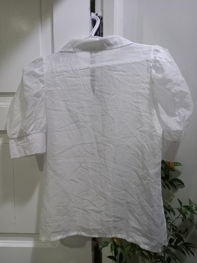 Citro white blouse for women (Category: Blouses) located in Quezon City. Submitted by branded.preloved.decluttering (Listing ID 1157535982, Image 2). Description: classy, pwede pang summer pwede rin pang formal.