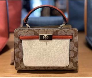 (Category: ) located in . Submitted by bagsboutiqueph (Listing ID 1157629797, Image 1). Description: .