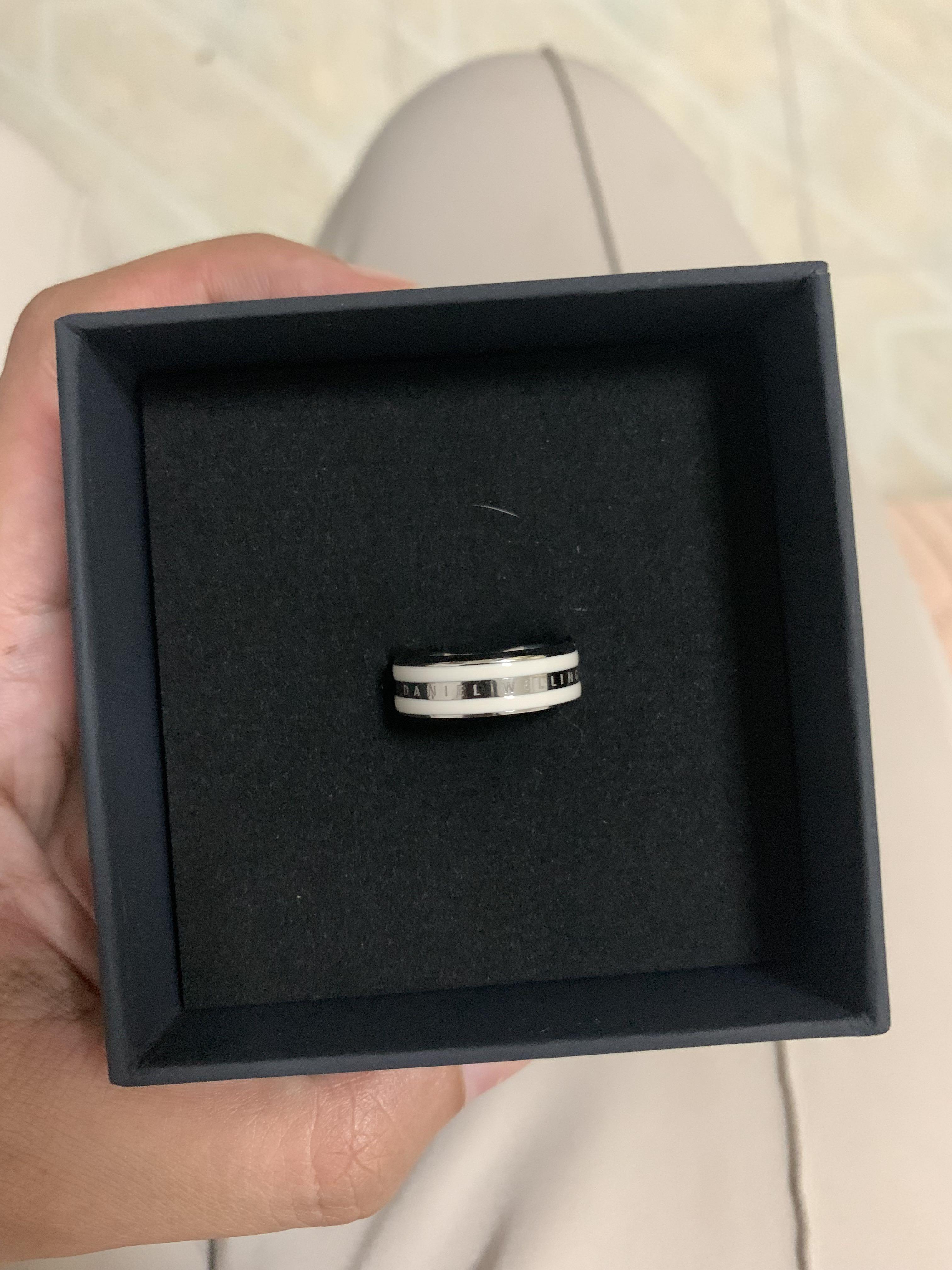 Daniel wellington classic ring satin outlet white