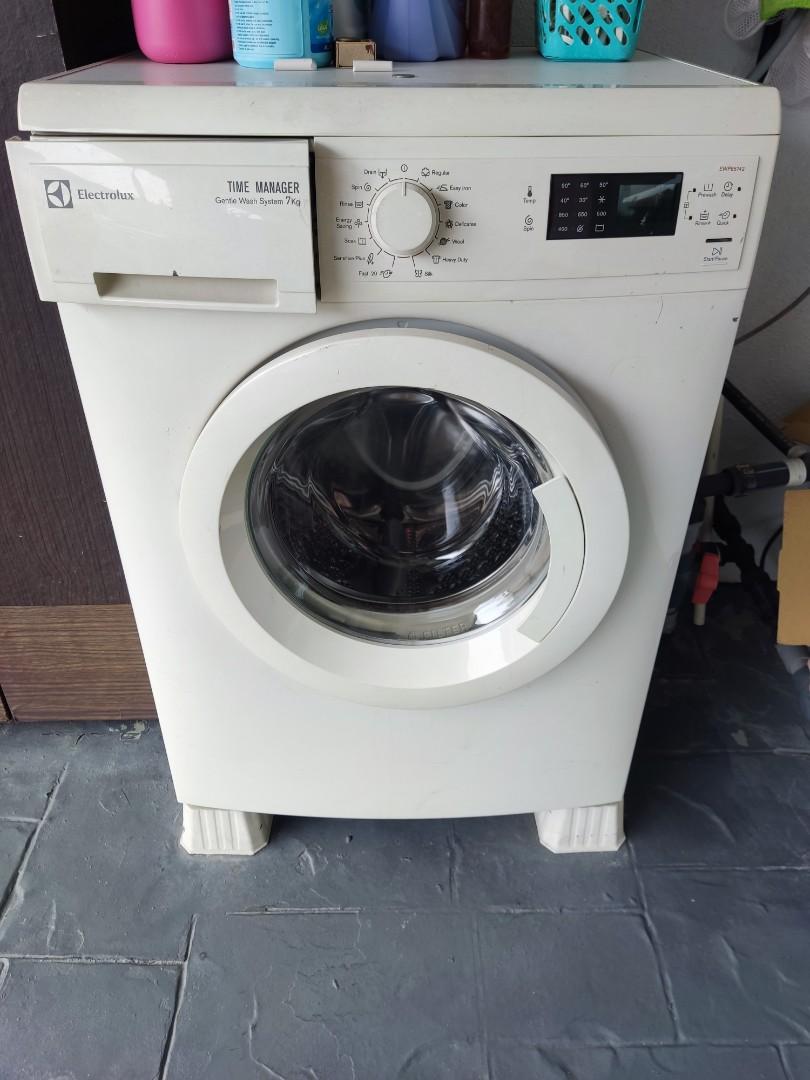 Electrolux front loader washing machine, TV & Home Appliances, Washing
