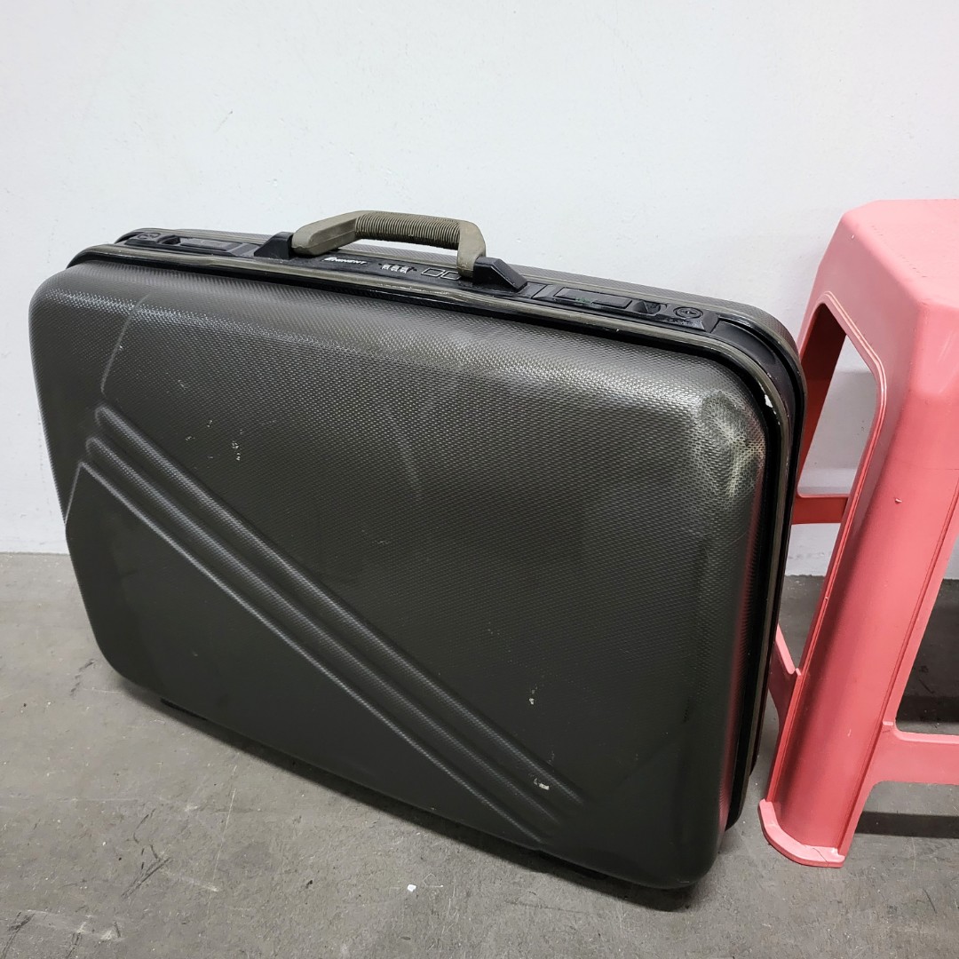 Eminent luggage shop bag