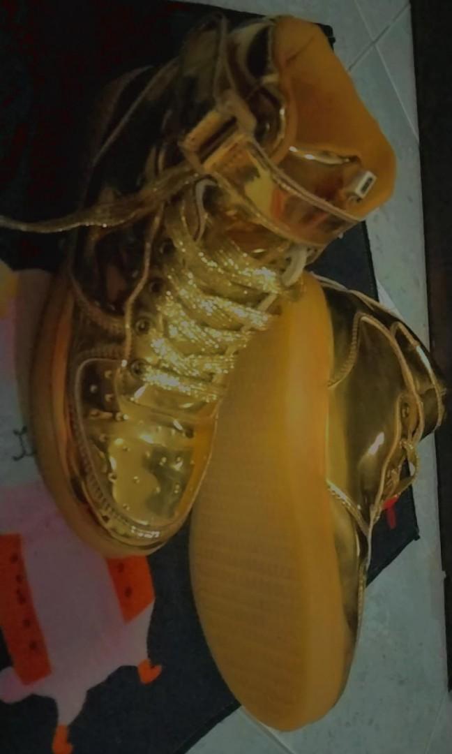 Golden light hotsell up shoes