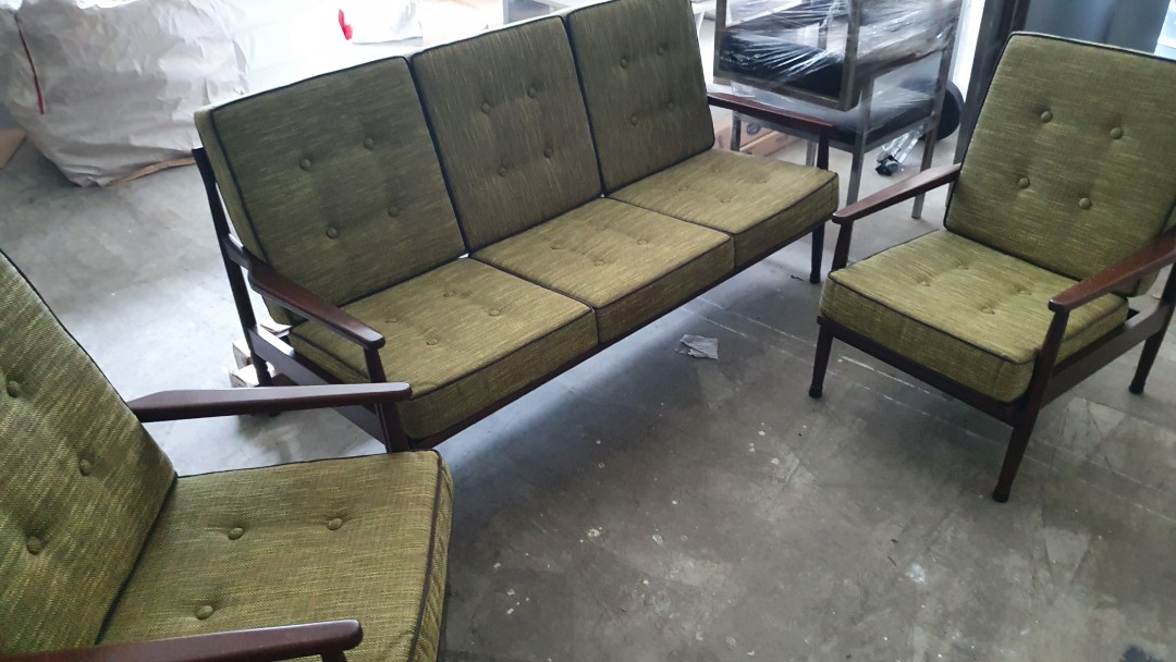 upholstered pak awang vintage sofa set, Furniture & Home