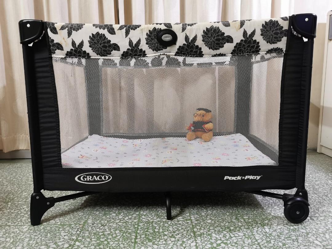 Graco Pack N Play Portable Playard Free Baby Mattress n Soft Toy