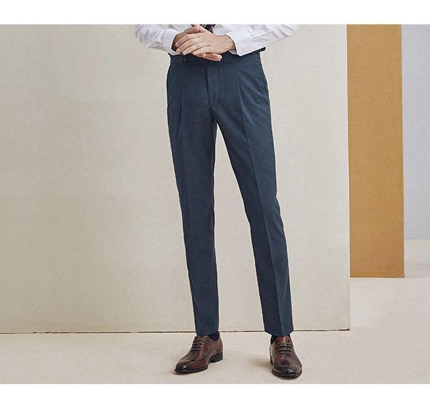 Brunello Cucinelli Mens ItalianFit FlatFront Pants  Neiman Marcus
