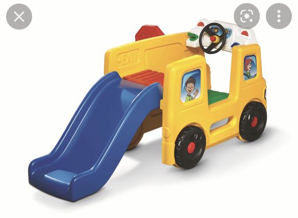 Bus with slide toy clearance