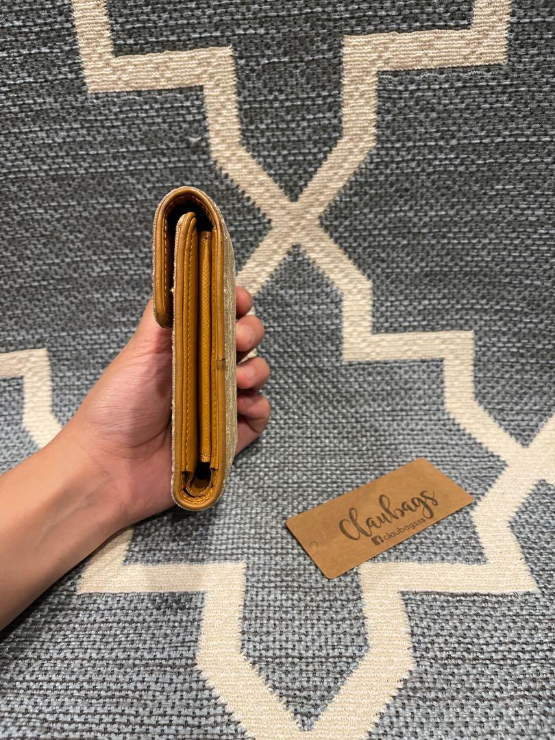 LV MINI LIN TRIFOLD (Category: Luxury Bags & Wallets) located in Laoag. Submitted by kakaibags (Listing ID 1157626159, Image 2). Description: Authentic LV MINI LIN GOOD CONDITION ❌ no lagkit ❌ no flaw Sign of wear .