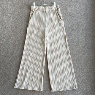 Neutral pull on pant