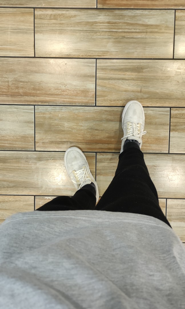 triple white nike sb