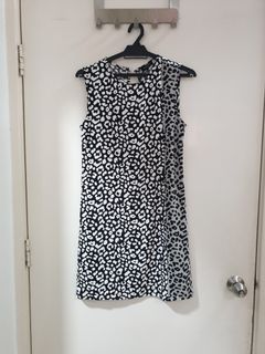 (Category: ) located in . Submitted by clearnewwardrobe (Listing ID 1157570900, Image 1). Description: .