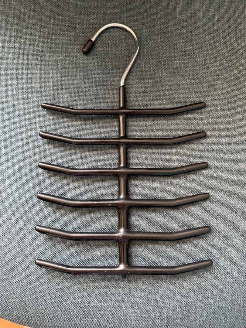 SALE Makeroom mini Hanging Rack Organizer (Category: Bathtub & Bath Accessories) located in Makati City. Submitted by good_deals2026 (Listing ID 1157495002, Image 1). Description: Stored and unused mini hanging rack for ties, belts, anything you want timo hang to keep your closet clean. Durable. Good condition. .
