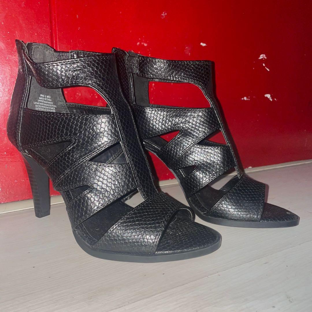 Simply Vera Wang Black Heels Women s Fashion Footwear Heels on