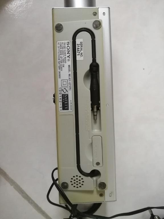 Sony FM/AM Clock Radio. Model No. ICFC717PJ, TV & Home Appliances
