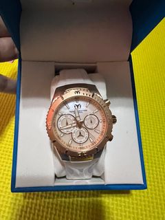 (Category: ) located in . Submitted by chammyclosets (Listing ID 1157606146, Image 1). Description: .