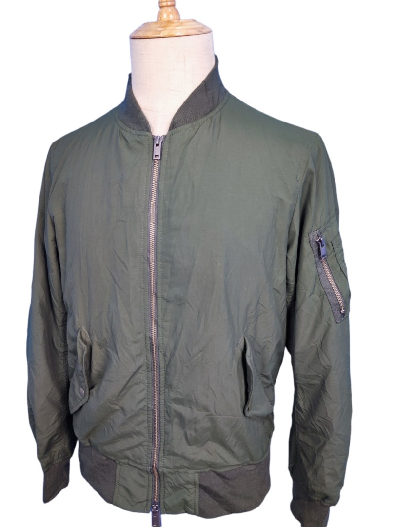 Uniqlo Bomber Jacket Green Army Size M, Men's Fashion, Coats, Jackets ...