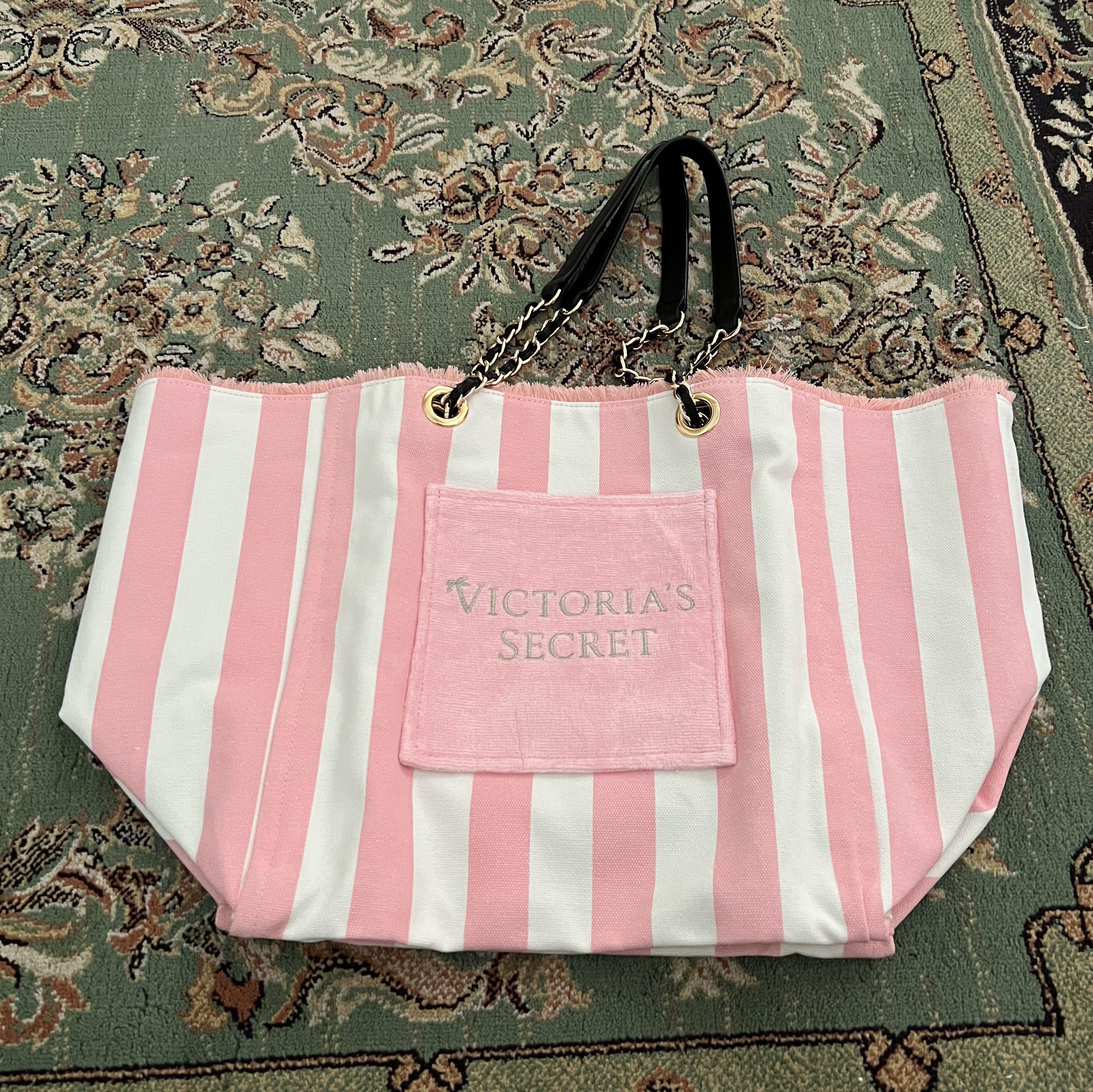Victoria's Secret Makeup Travel Bag 4 in 1 set, Women's Fashion, Bags &  Wallets, Purses & Pouches on Carousell