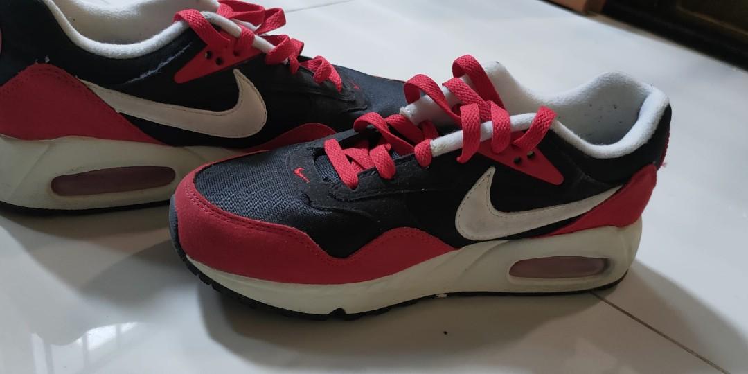 Red trainers best sale womens nike