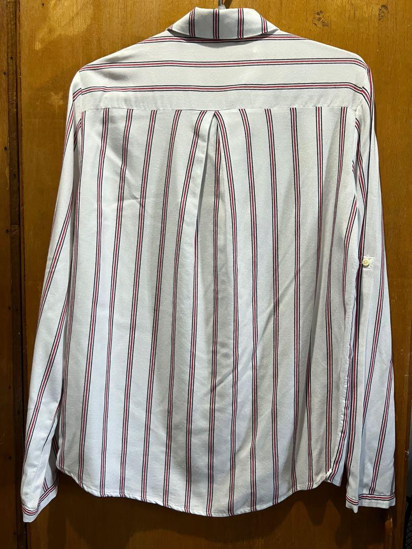 Zara Stripes Buttondown Top (Category: Longsleeves) located in Valenzuela. Submitted by micahdamias_finds (Listing ID 1157494248, Image 3). Description: .