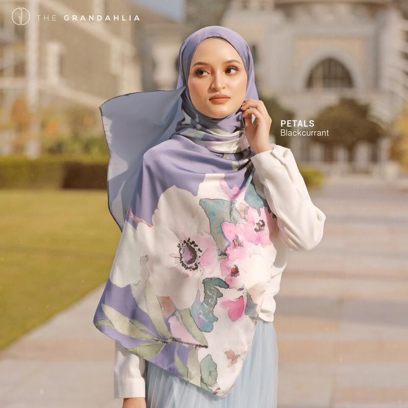 Petals 2.0 Satin Silk le Printed Shawl by The Grandahlia