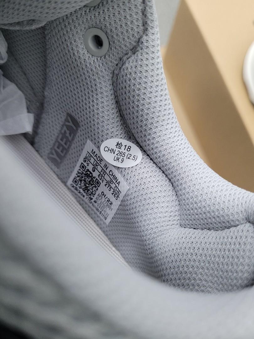 Adidas YEEZY BOOST 700 MGH SOLID GREY/CHALK WHITE/CORE ç¹å¥ç, ç·è£, é, æ³¢é - Carousell