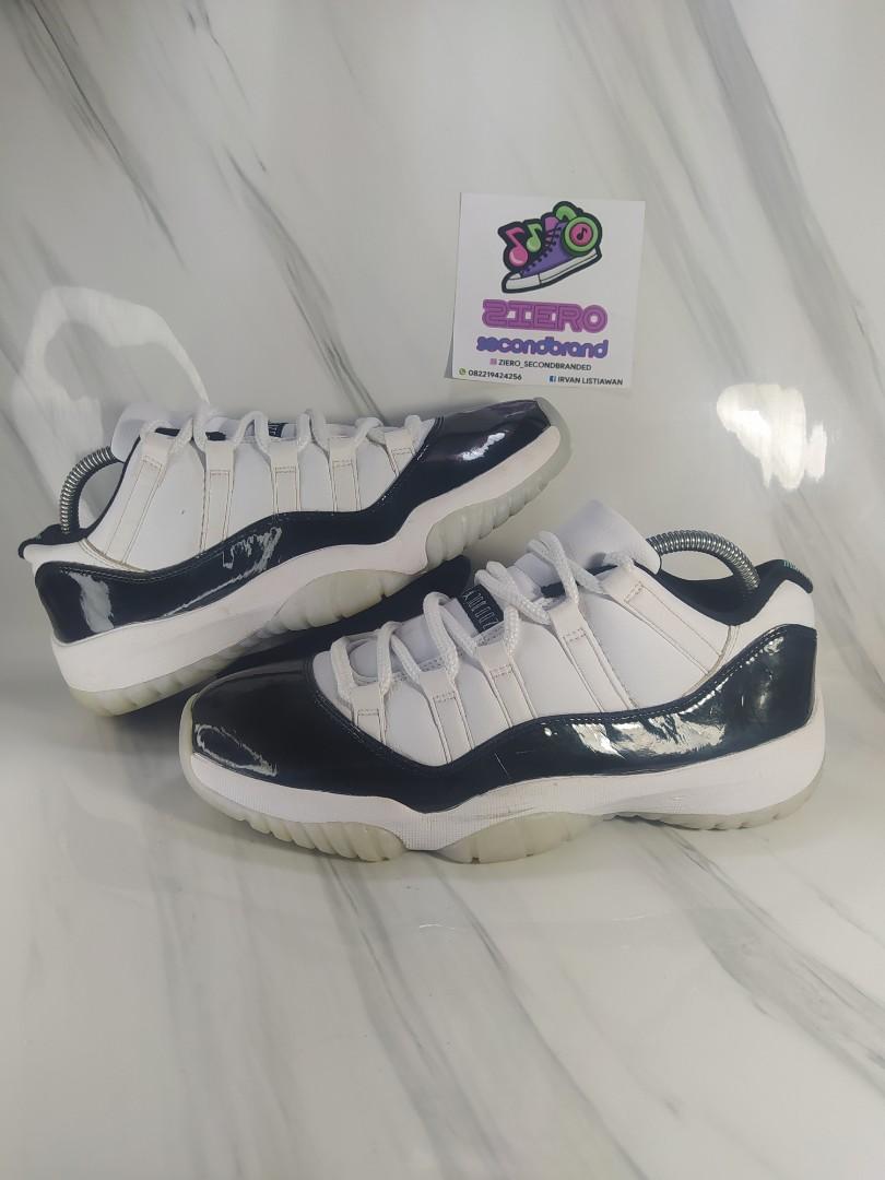 Air jordan 11 low emerald, Fesyen Pria 