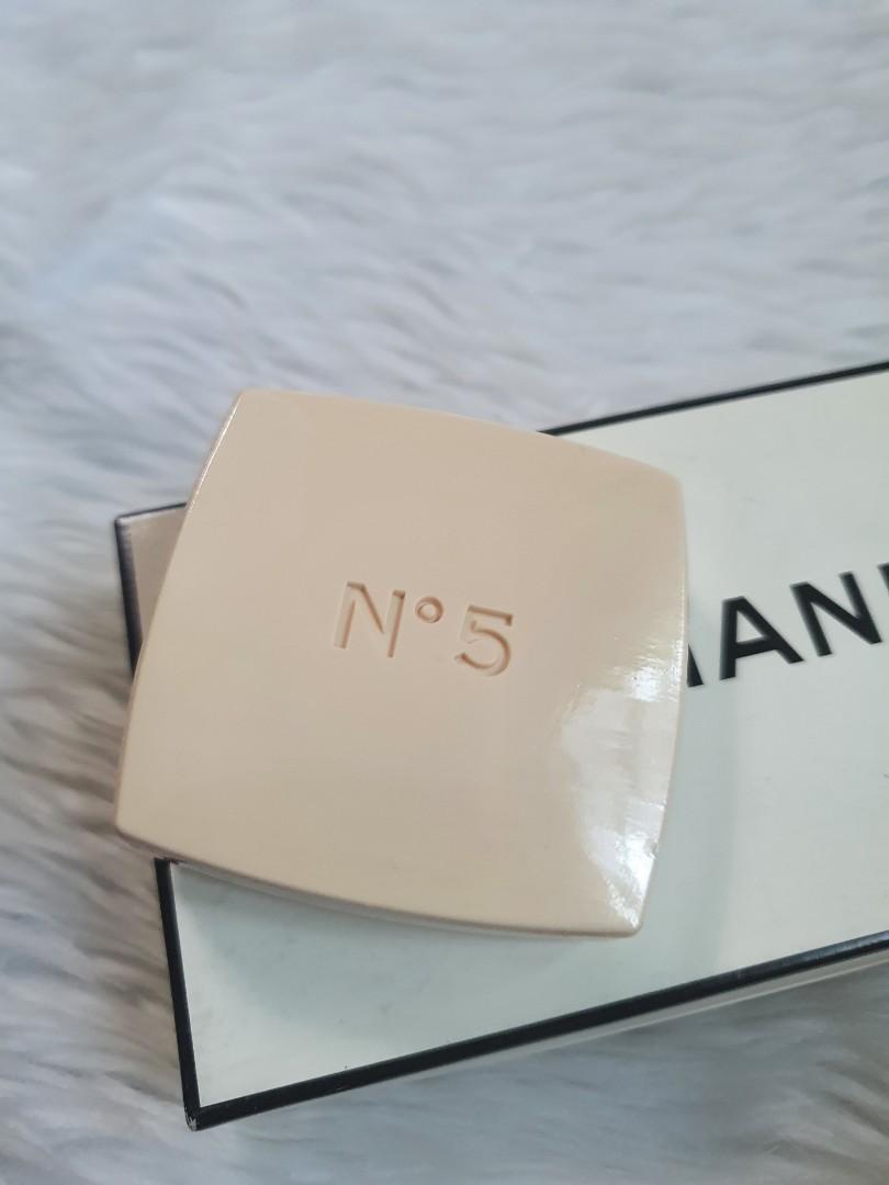 Authentic Chanel N°5 Savon & Perfume (Category: Bath) located in Malolos. Submitted by yamaguchionline (Listing ID 1157682166, Image 3). Description: SALE❣❣❣ Authentic Chanel N°5 Savon & Perfume set Women 2 Savon 1 Perfume Savon 75g Perfume 4ml Bought in Japan Never been used Please respect my ads❤ Thank you.