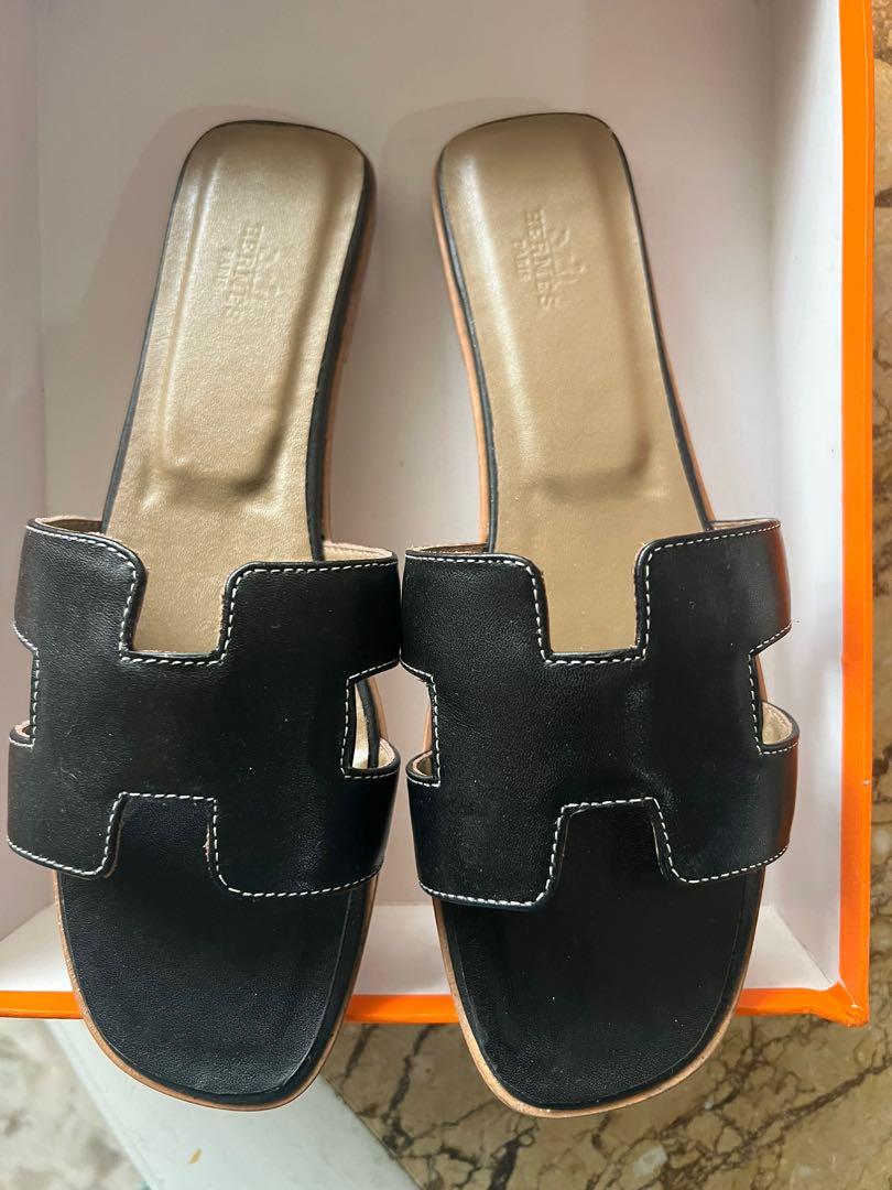 Hermes black 2025 flats