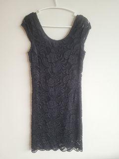 Blank lace dress