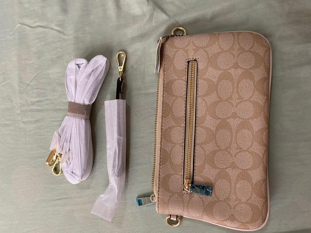 Coach Wristlet (Category: Purses & Pouches) located in Cebu City. Submitted by cebucebu (Listing ID 1157718898, Image 2). Description: - Unused - With dustbag and plastic.