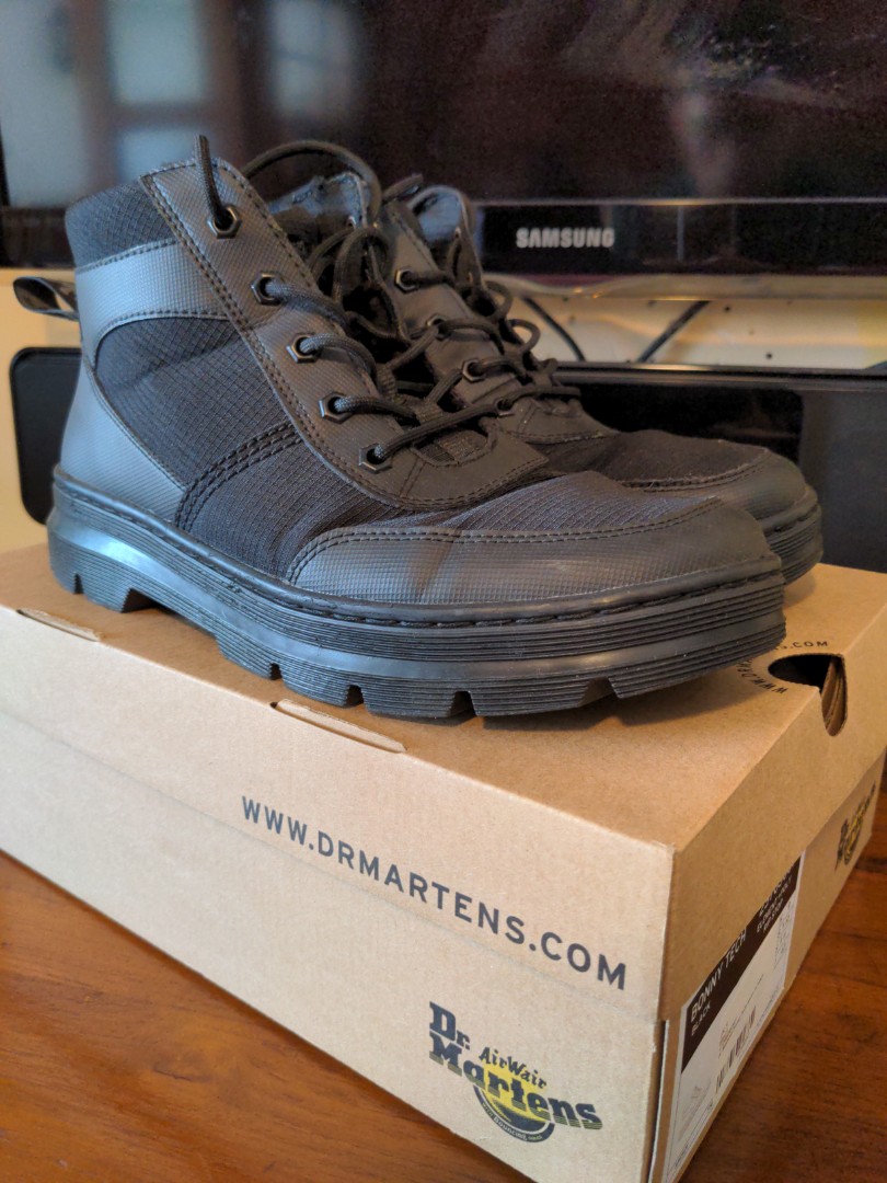 Dr martens bonny tech 6 eye boots in black hotsell