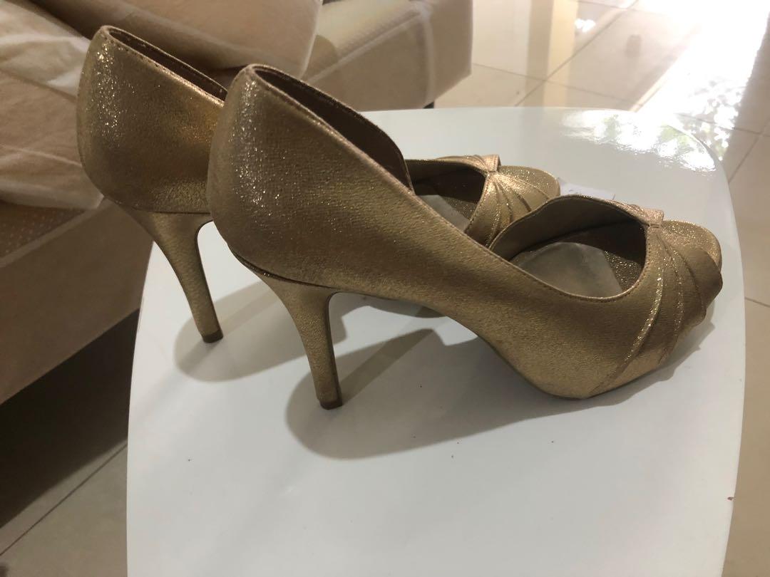 Gold Heels Fioni Size 8,5, Fesyen 