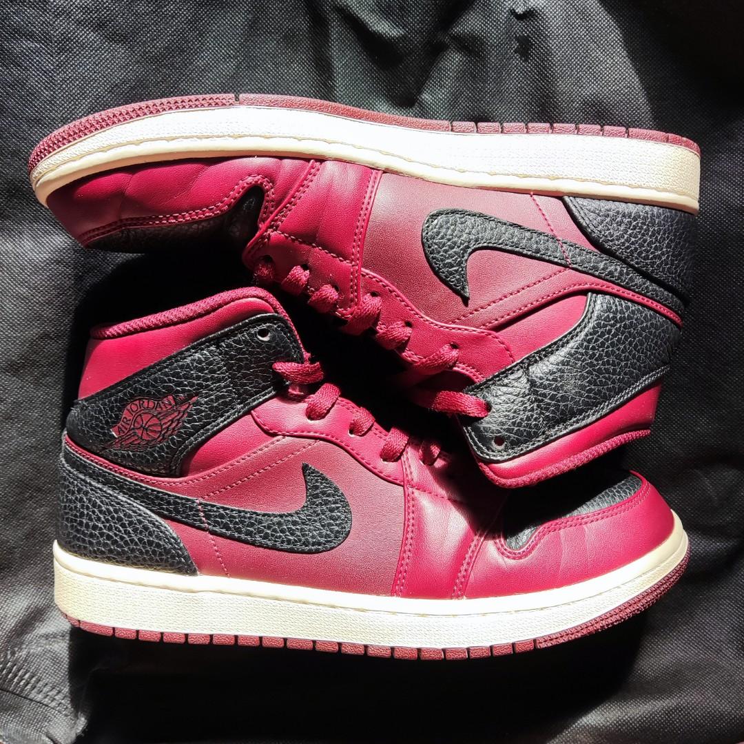 Jordan 1 retro mid team red black top