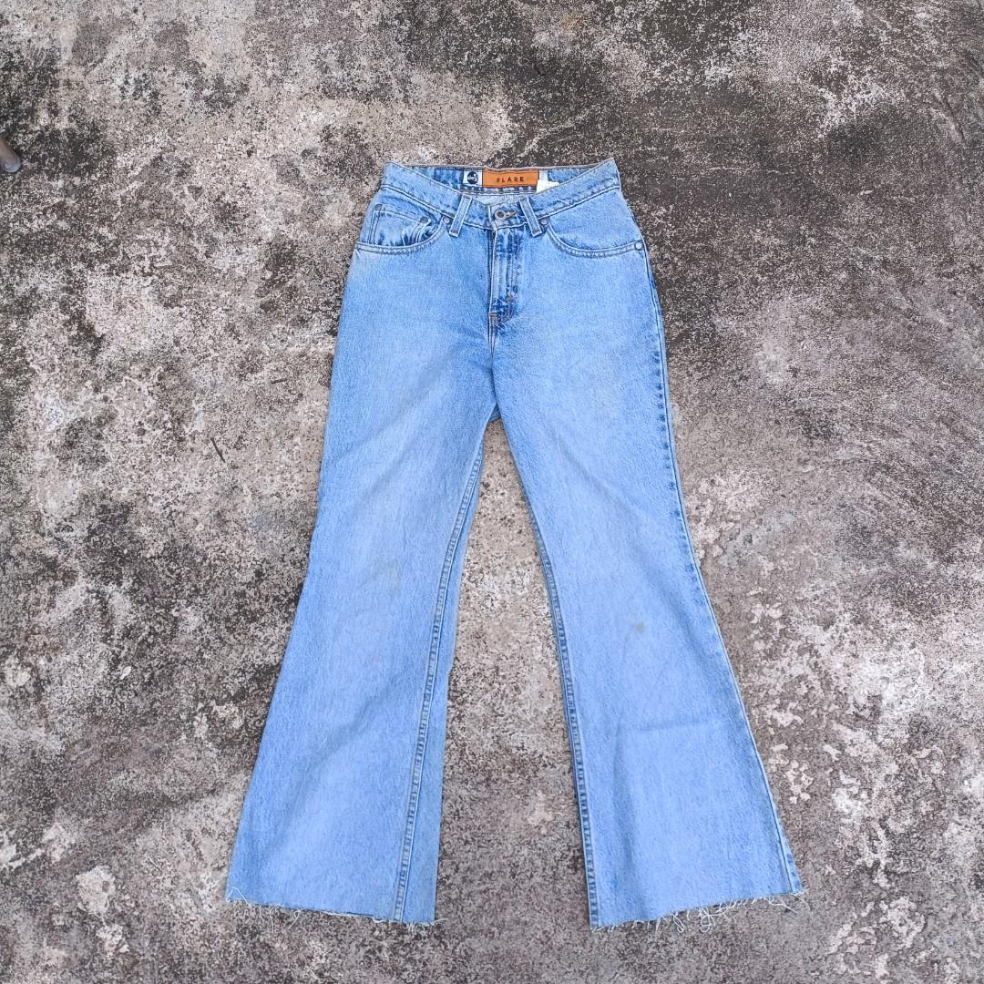 Levi's silver tab Flared jeans, Women's Fashion, Bottoms, Jeans on Carousell