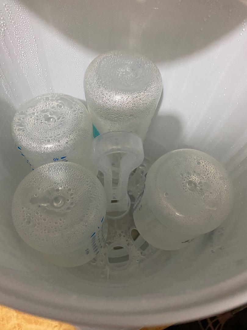 Looney Tunes Multi-Purpose Rapid Steam and Sterilizer (Category: Breastfeeding & Bottle Feeding) located in Mandaluyong City. Submitted by karizzmaph (Listing ID 1157692569, Image 3). Description: Looney Tunes Multi-Purpose Rapid Steam and Sterilizer ₱700 Color: White 💖 Well used yung sterilizer but not abused, faded na ang print sa sterilizer pero working pa rin 💖 Some accessories are not used 💖 Bottles not included 💖 FREE drying rack FEATUR