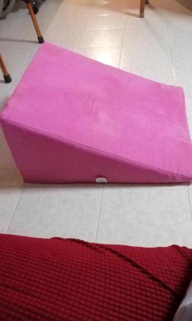 Medical Ramp pillow, Furniture & Home Living, Furniture, Bed Frames