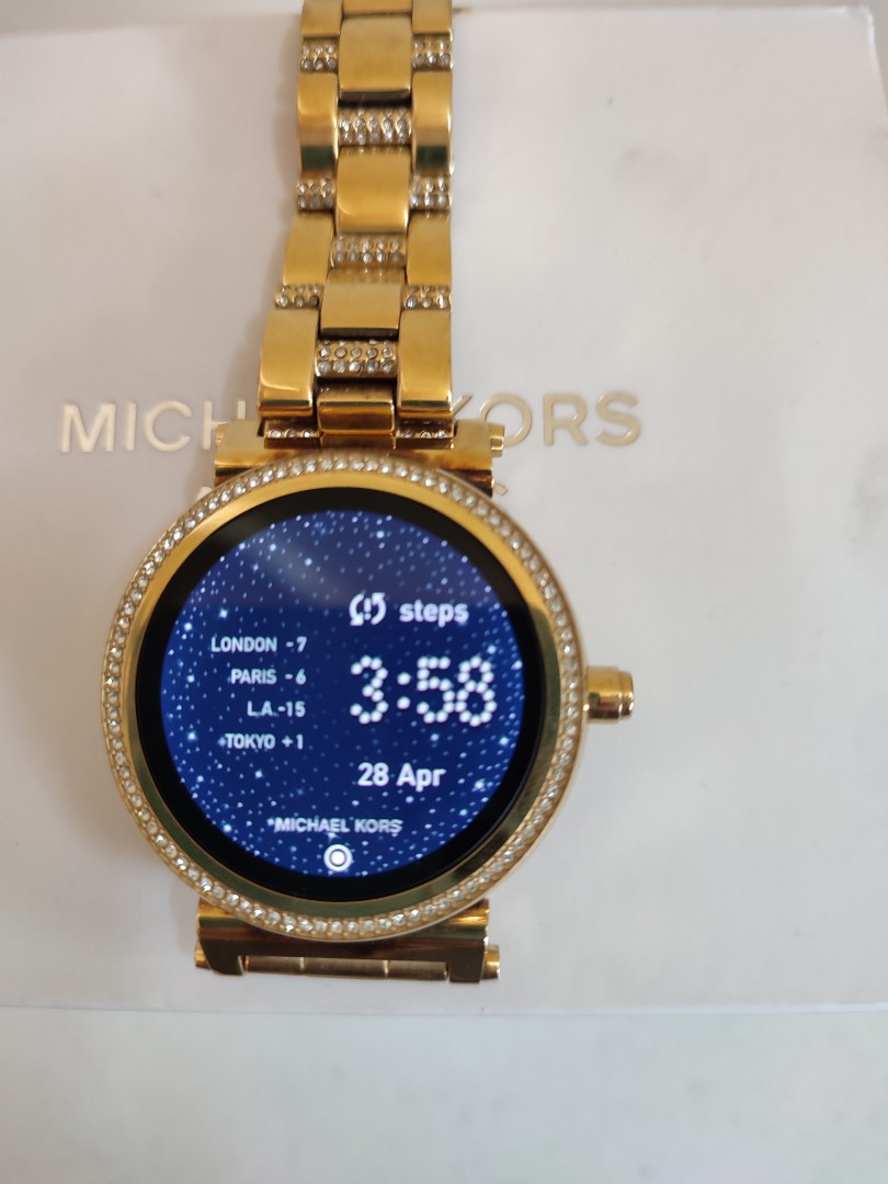 Michael kors 2024 sofie smartwatch gold