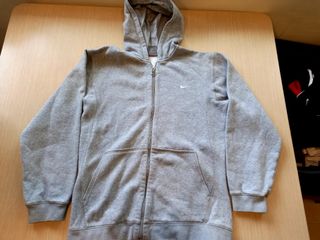 (Category: ) located in . Submitted by nikepreloved (Listing ID 1157749120, Image 1). Description: .