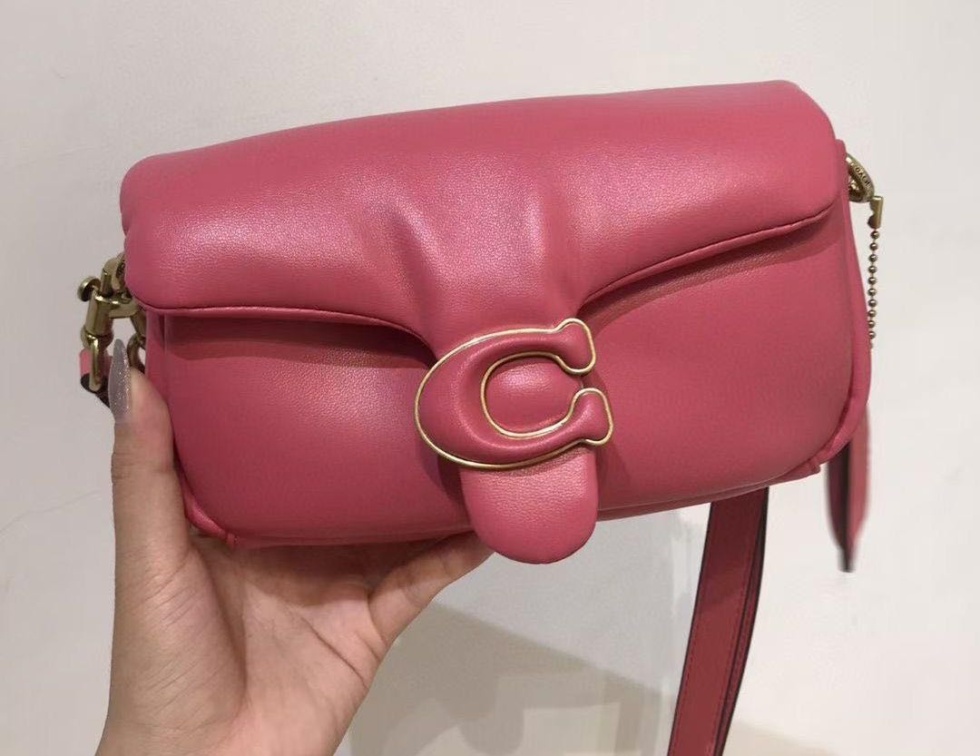 Gucci pillow bag store