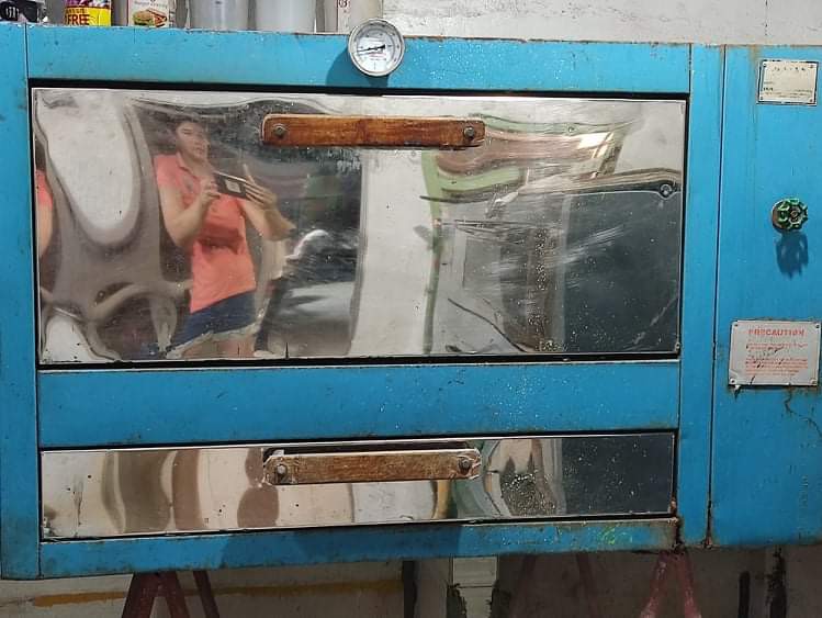 second hand 4 trays oven, TV & Home Appliances, Kitchen Appliances