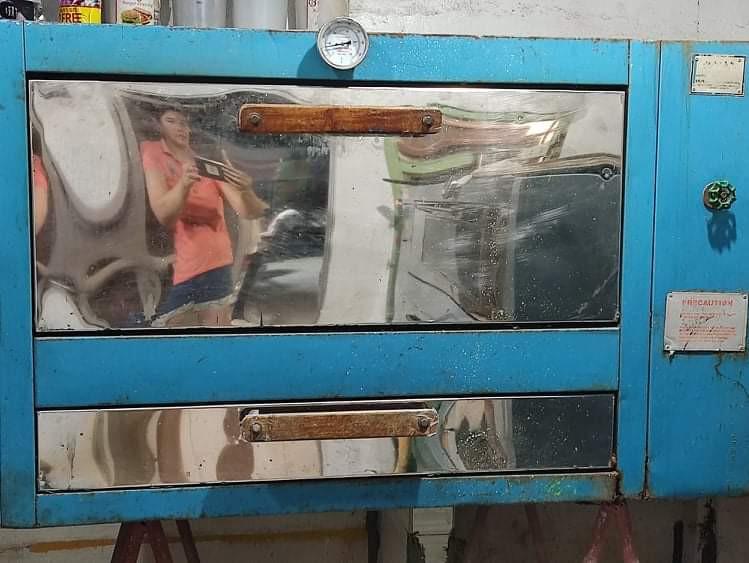 second hand 4 trays oven, TV & Home Appliances, Kitchen Appliances