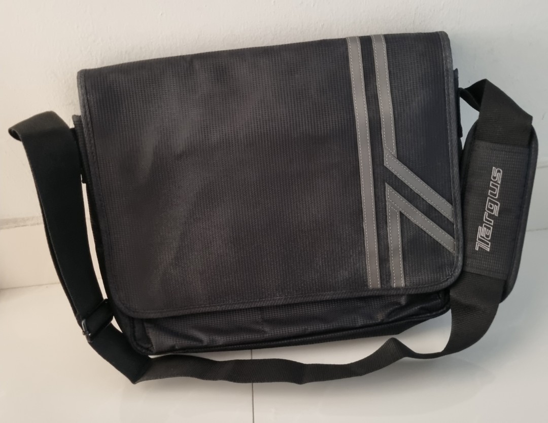 Targus sling bag on sale