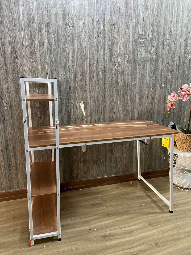 Working table (Category: Tables & Sets) located in Kuala Lumpur. Submitted by zenbear.c49c45 (Listing ID 1157739165, Image 1). Description: .