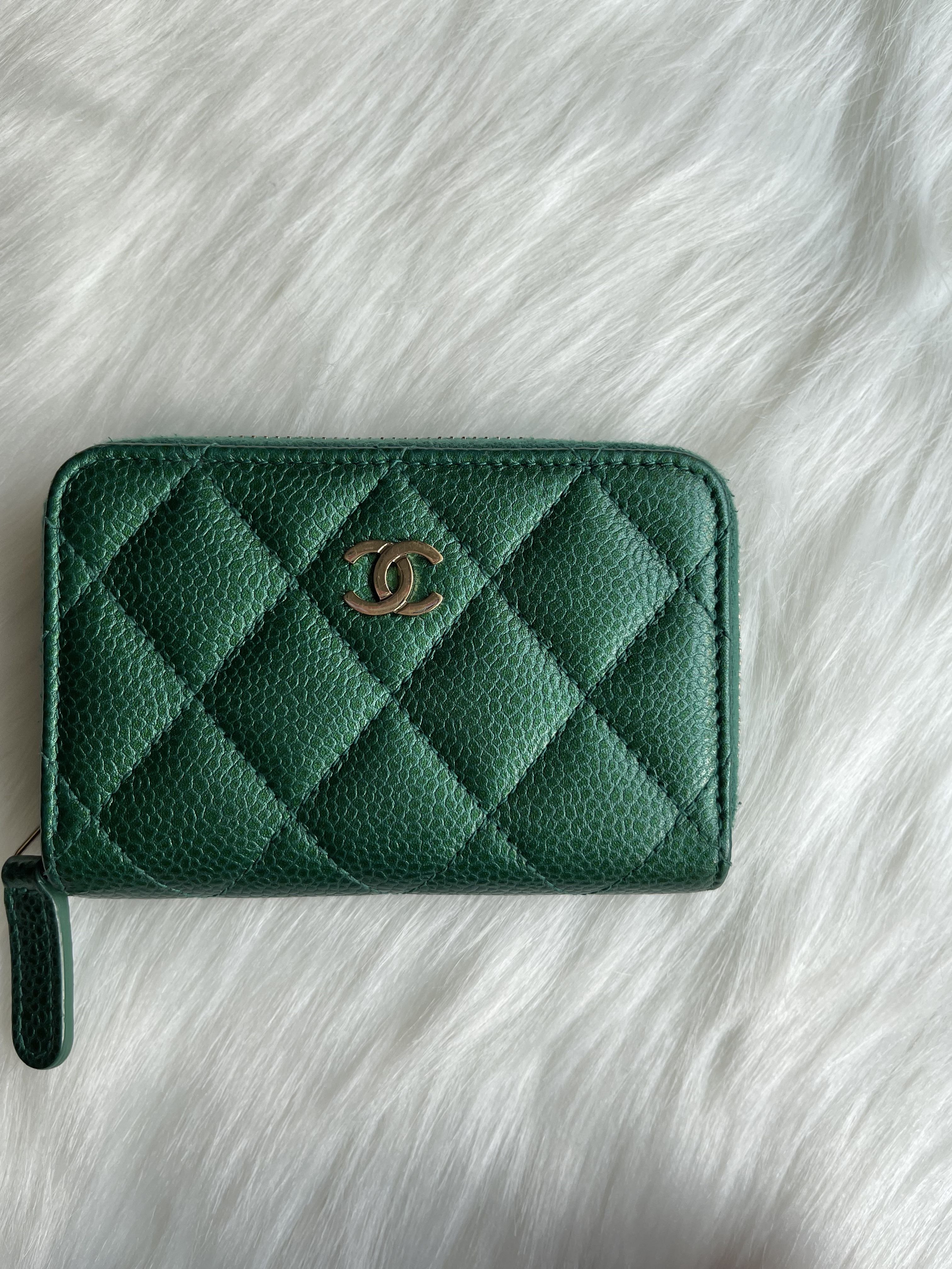 18S Emerald Green Zip Coin Purse, Luxury, Bags & Wallets on Carousell