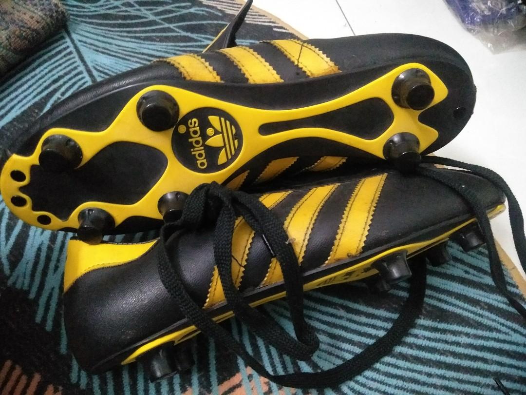 Vintage store soccer boots