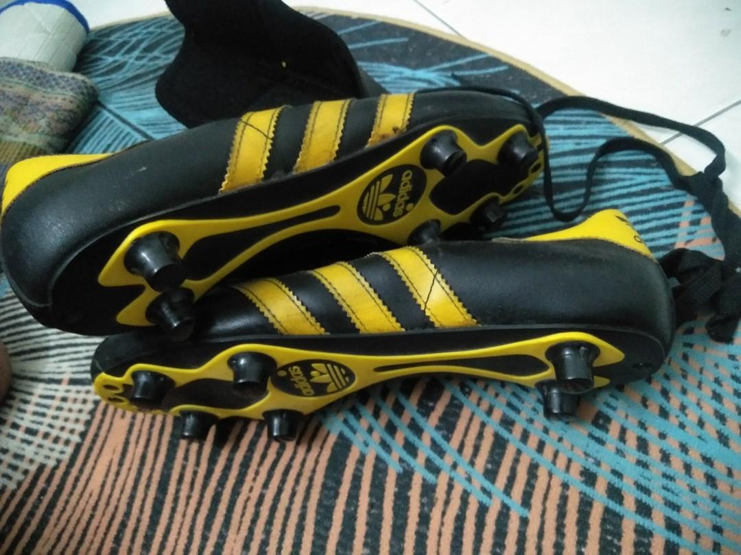 Adidas retro soccer shoes store