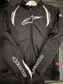 (Category: ) located in . Submitted by Ducati (Listing ID 1157994816, Image 1). Description: .
