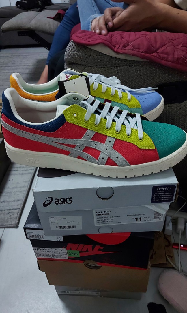Mismatched asics hotsell