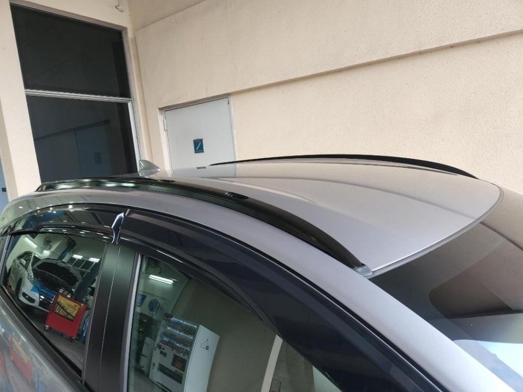Shiny Black Vezel HRV roof rails, Car Accessories, Accessories on Carousell